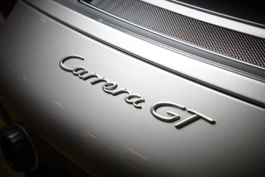  Porsche Carrera GT 2004 года  (фото 14 из 77)
